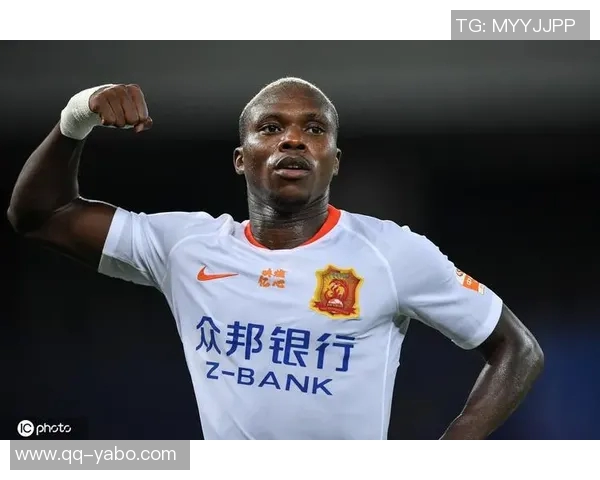 埃弗拉回应舔生鸡肉视频争议称只是想开个玩笑并未真正舔食