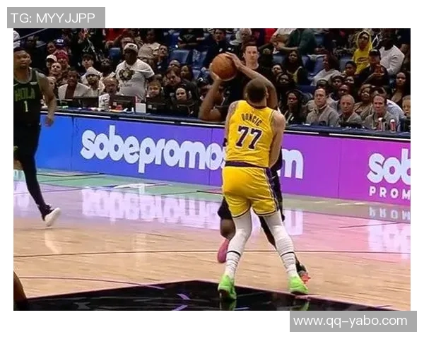 奎因关键反击撞倒东契奇湖人成功挑战改判为进攻犯规 奎因关键反击撞倒东契奇湖人成功挑战改判为进攻犯规