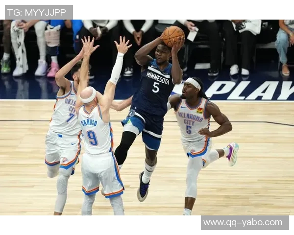 爱德华兹表现出色半场8投4中三分球命中率高达60贡献16分4篮板 爱德华兹表现出色半场8投4中三分球命中率高达60贡献16分4篮板